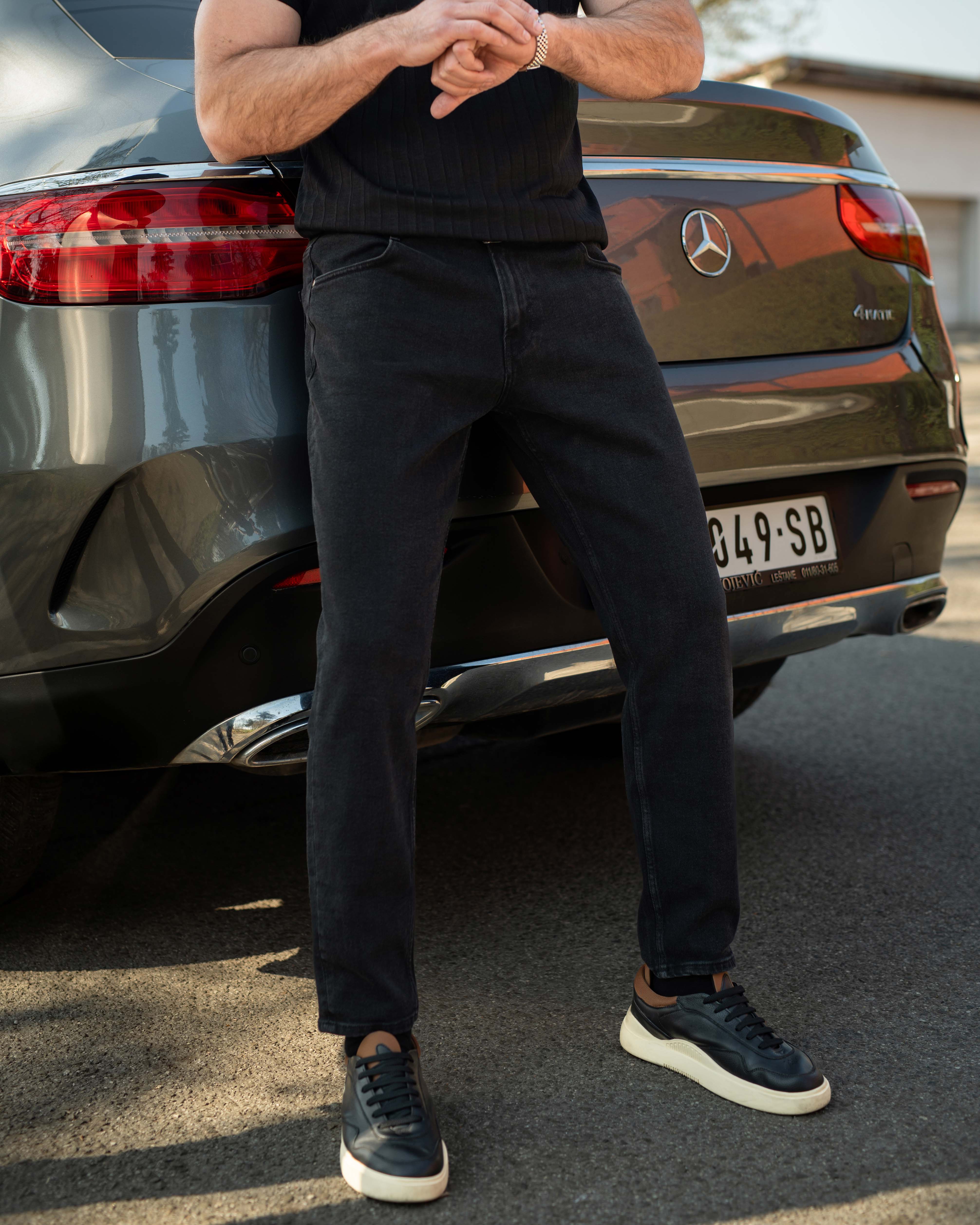 LAZARE™ CLASSIC JEANS - MAT BLACK